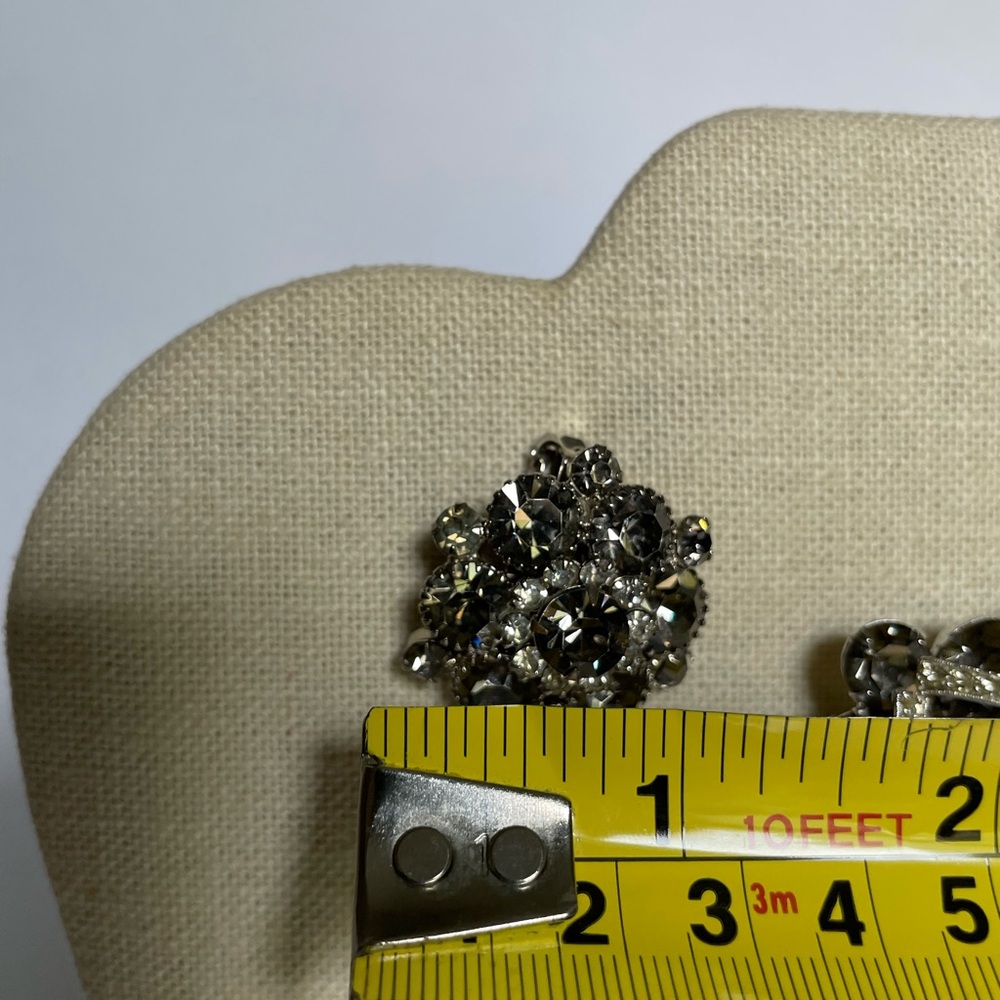 Weiss Vintage Elegant Smoky Grey & White Rhinestone Brooch & Earrings - Picture 7 of 9